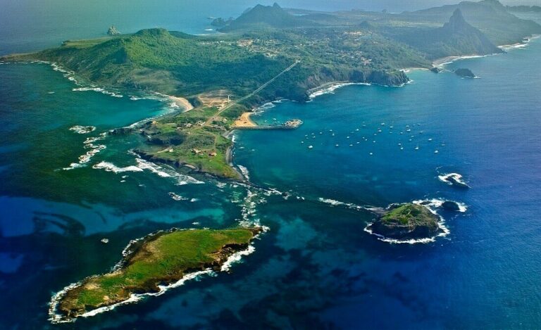 Hotelaria de Fernando de Noronha registra alta demanda em períodos turísticos