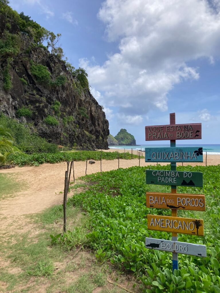 Illustration of Pousadas de Luxo em Noronha: As 10 Melhores e Mais Deslumbrantes